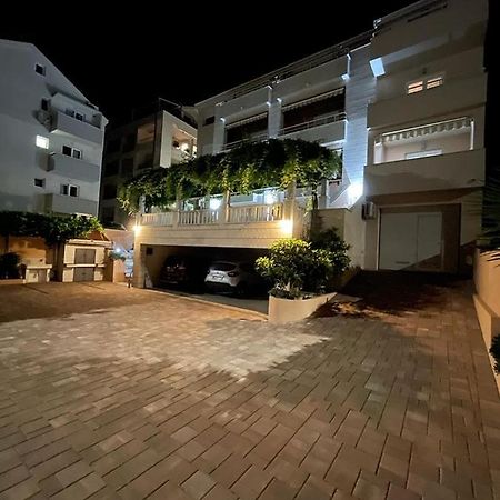 Apartments Stone Тучепи Екстер'єр фото