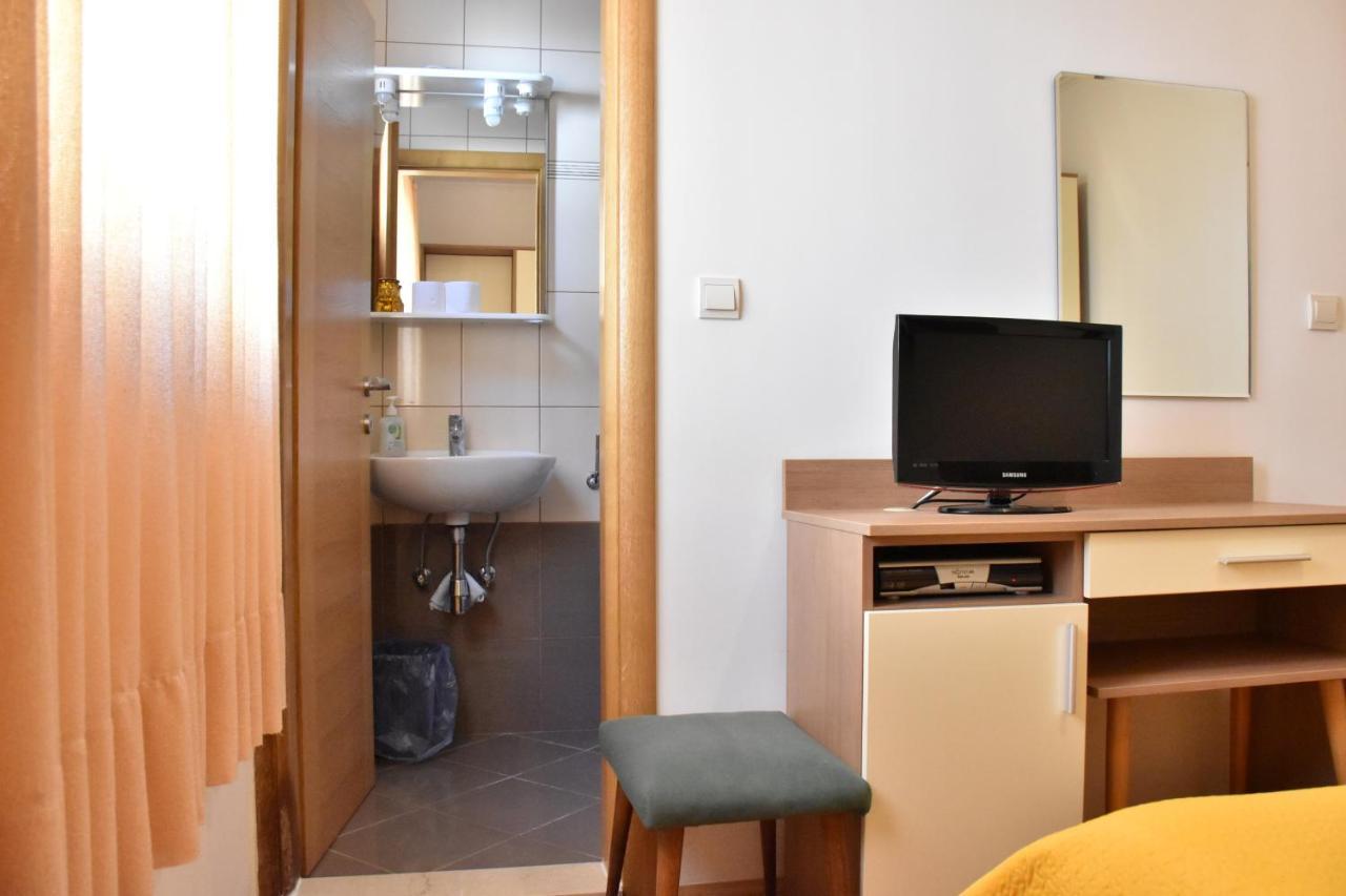 Apartments Stone Тучепи Екстер'єр фото